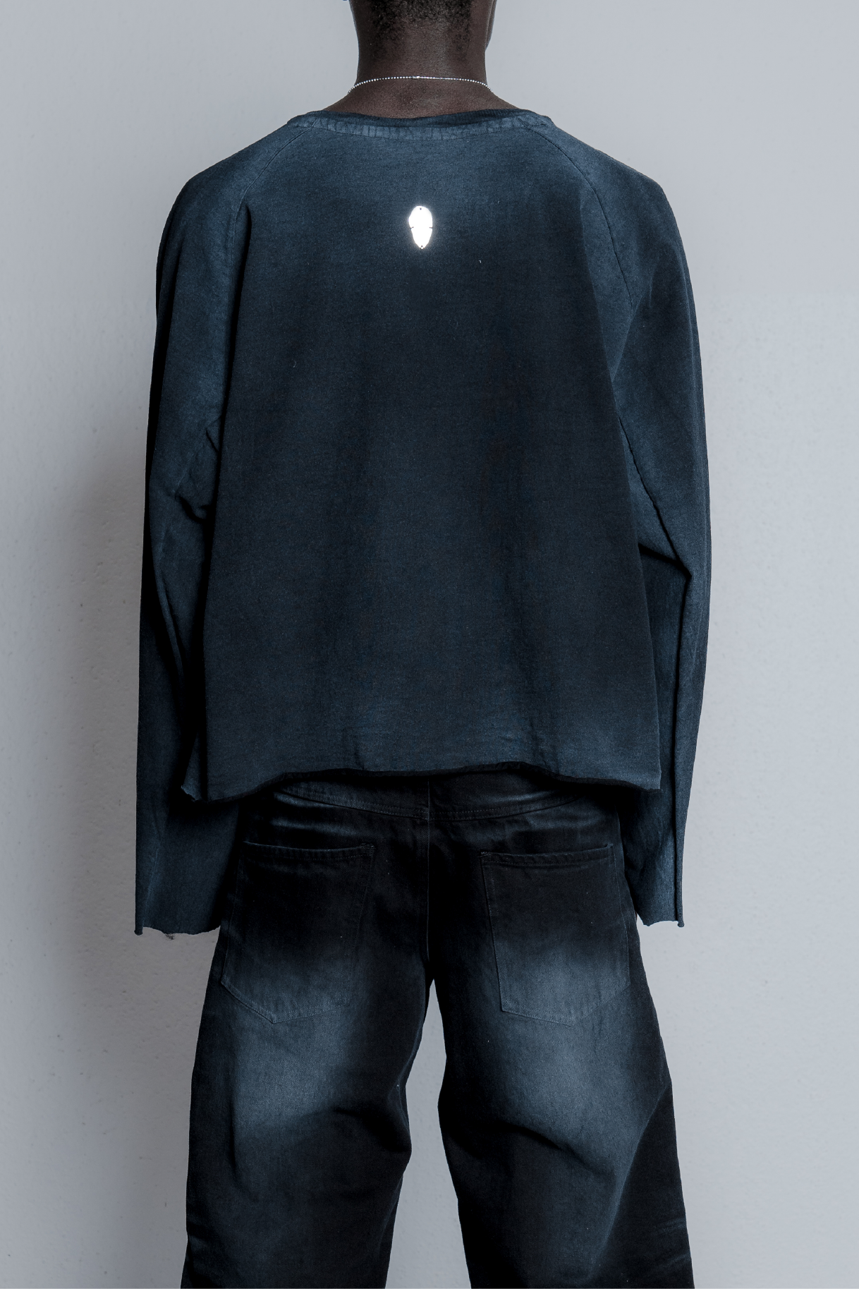 U001 - BLACK LONG-SLEEVE