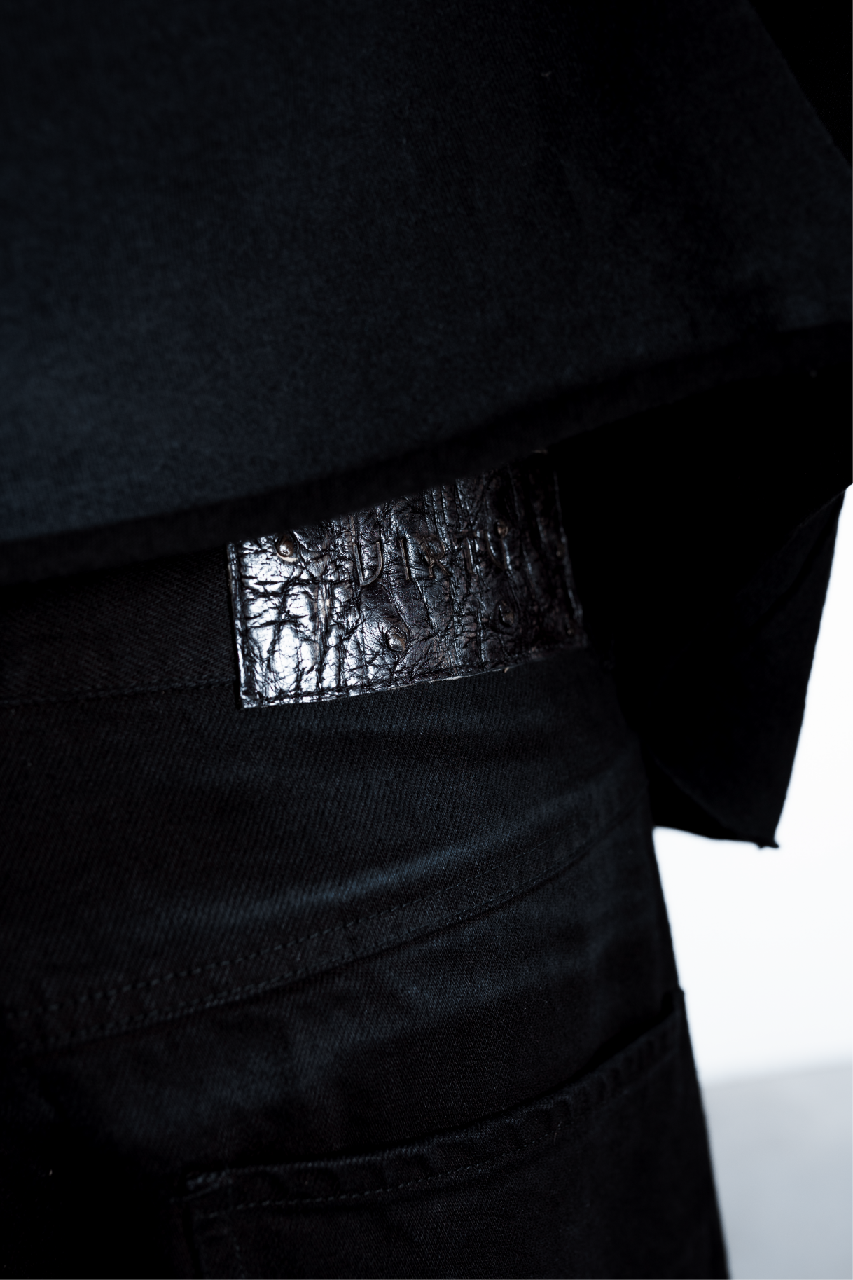 JM001 - BLACK DENIM JEANS